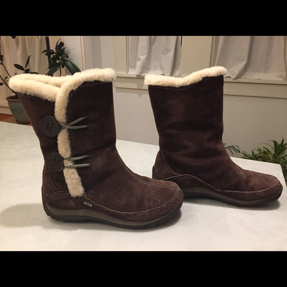 Merrell boots size 6.